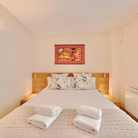Barcelona Fira & Camp Nou Stadium Apartment *