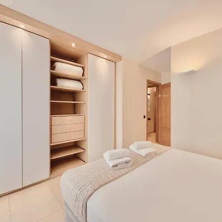 Casa Natura Barcelona Fira & Camp Nou Stadium *