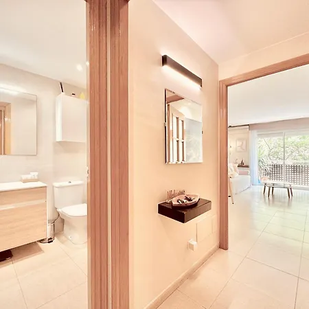 Casa Natura Barcelona Fira & Camp Nou Stadium